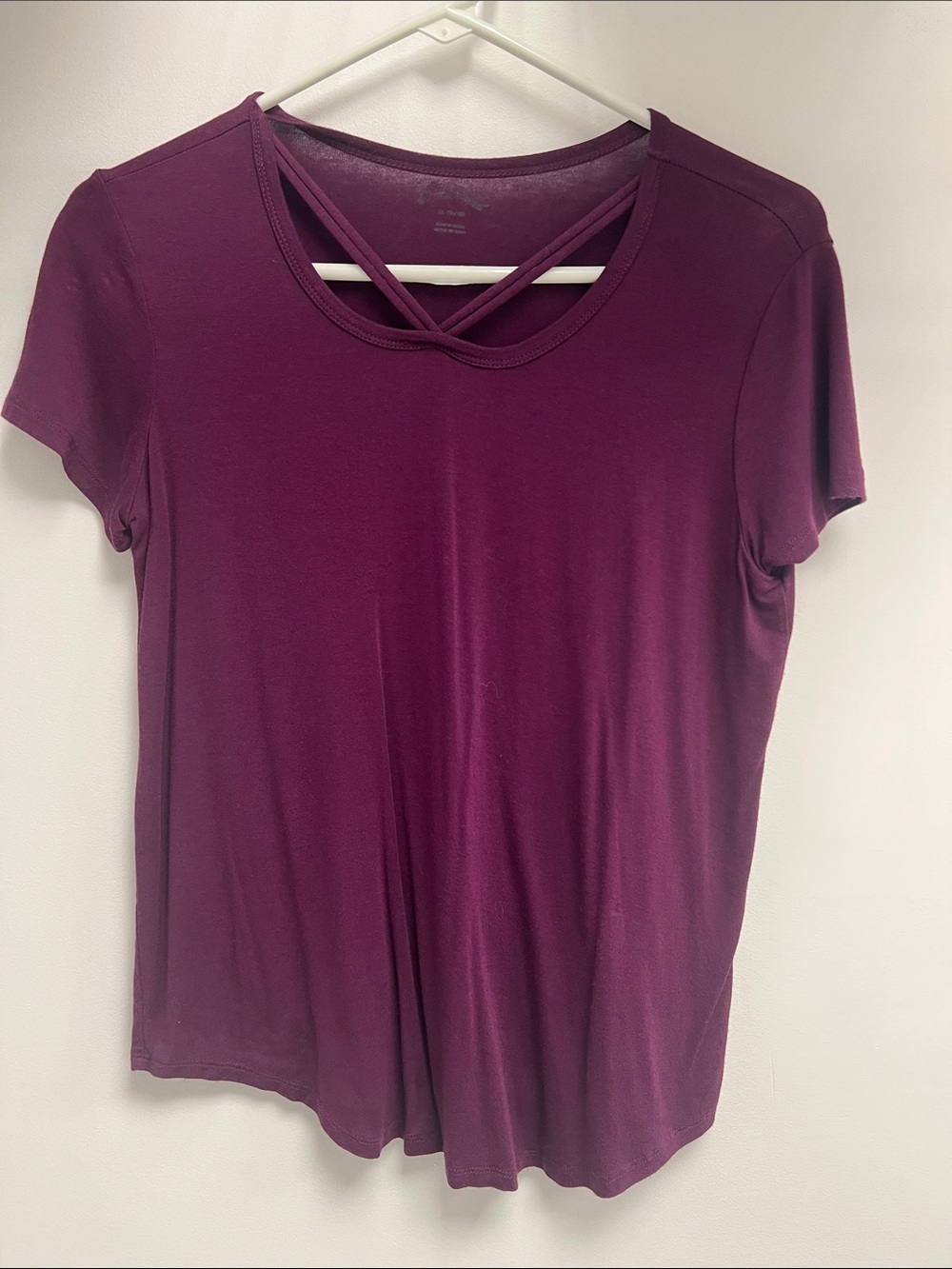 art class Crisscross Neck Short Sleeve Tee in Plum